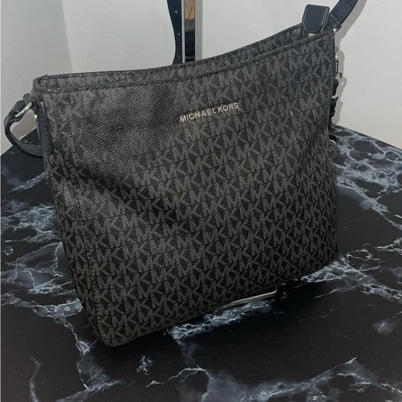 MICHAEL KORS Crossbody Bag Signature Jet Set Messenger Black AUTHENTIC - Picture 5 of 12